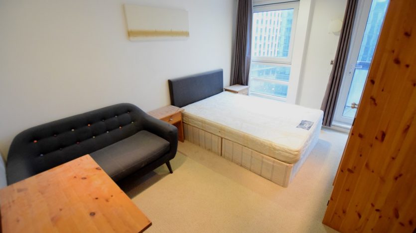 2 Bedroom Apartment To Rent in Limeharbour, Canary Wharf, E14 