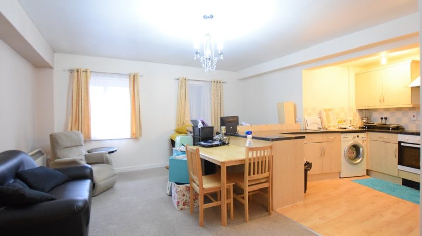 1 Bedroom Flat To Rent in South Street, Romford, RM1 