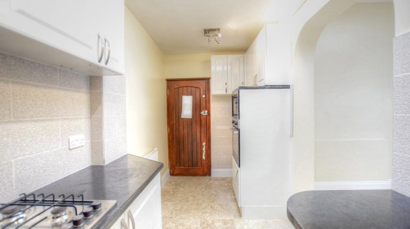 1 Bedroom Flat To Rent in Mighell Avenue, Ilford, IG4 