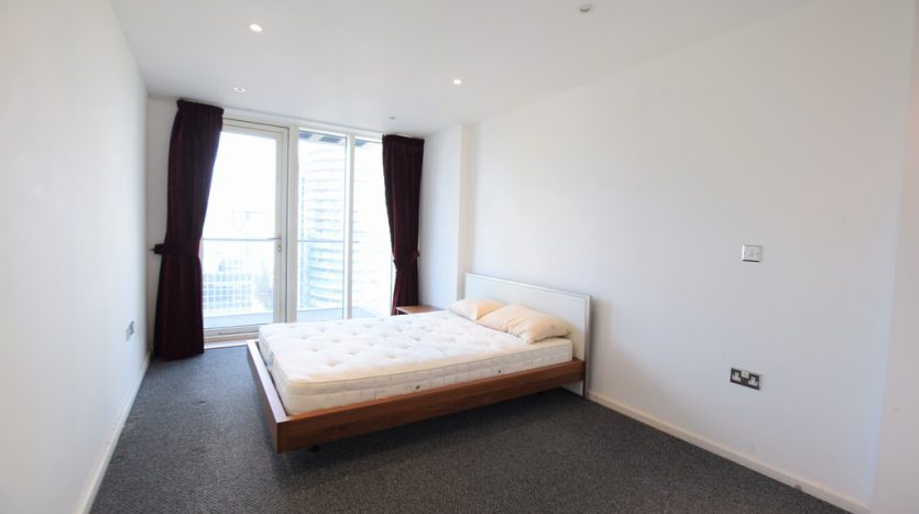1 Bedroom Apartment To Rent in Millharbour, Canary Wharf, E14 