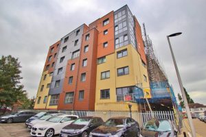 3 bedroom Apartments to rent in Bramley Crescent Ilford
