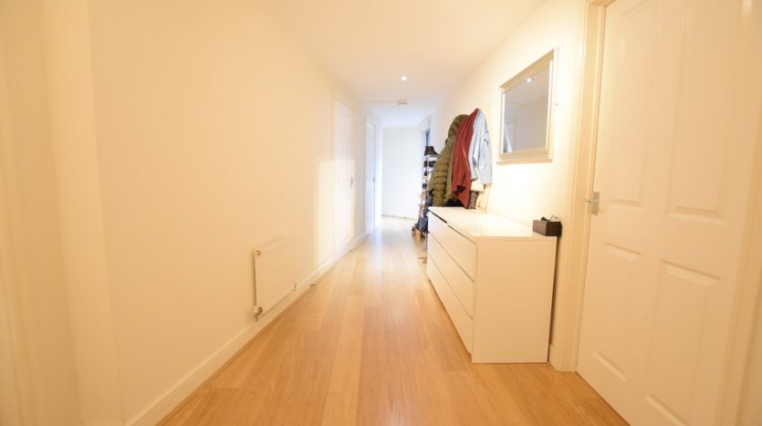 3 Bedroom Apartment To Rent in Bramley Crescent, Ilford, IG2 