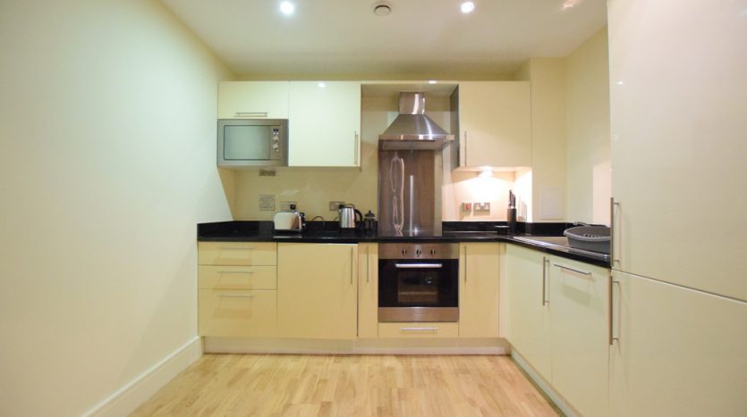 1 Bedroom Apartment To Rent in Lanterns Way, Canary Wharf, E14 