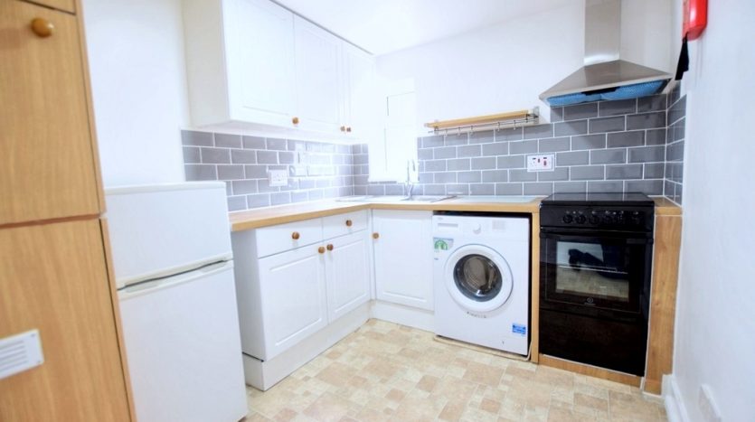 1 Bedroom Flat To Rent in Well St, Hackney, E9 6