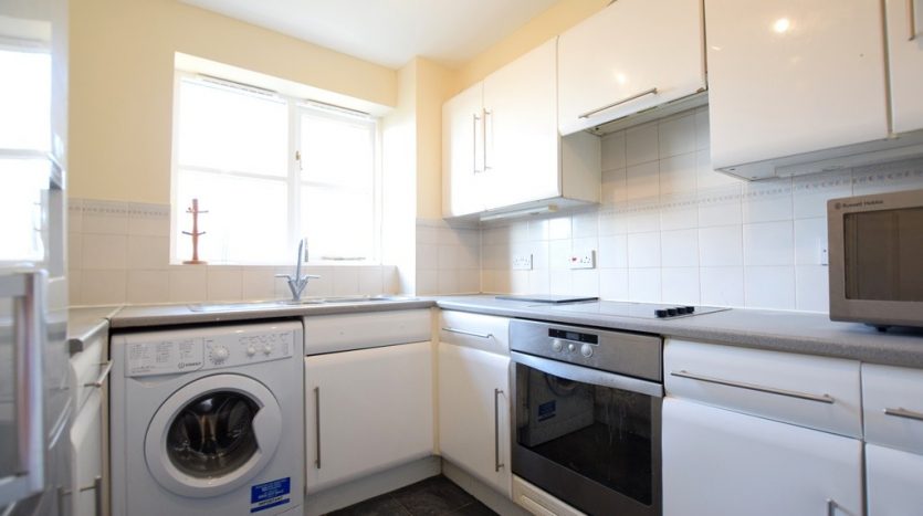 2 Bedroom Apartment To Rent in Wheat Sheaf Close, Canary Wharf, E14 