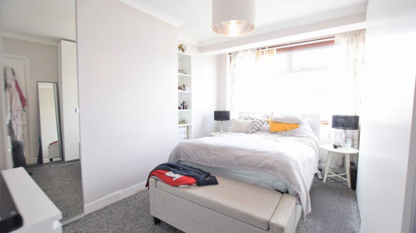 3 Bedroom Mid Terraced House To Rent in Craven Gardens, Barkingside, IG6 
