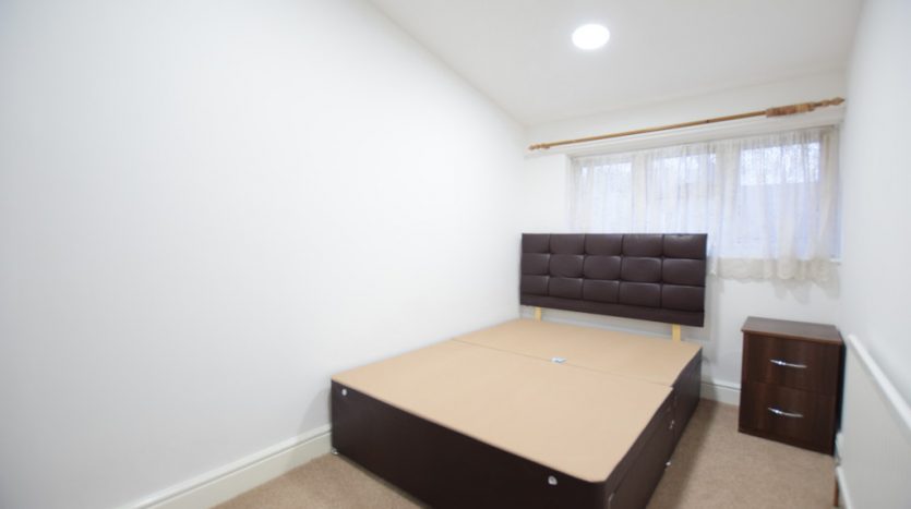 4 Bedroom Mid Terraced House To Rent in Westbury Road, Barking, IG11