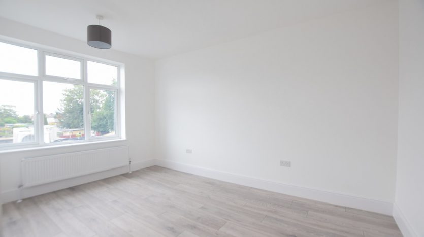 2 Bedroom Flat To Rent in Cranbrook Road, Ilford, IG2 