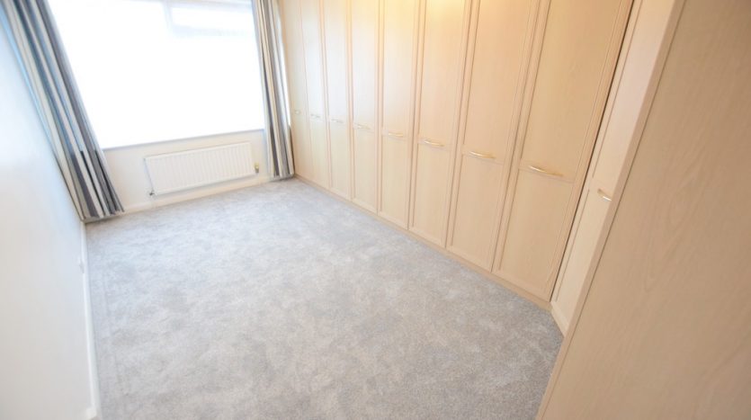 2 Bedroom Flat To Rent in Barton Meadows, Barkingside, IG6 
