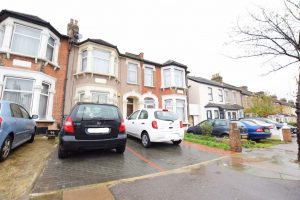 2 bedroom Apartments to rent in Empress Avenue Ilford