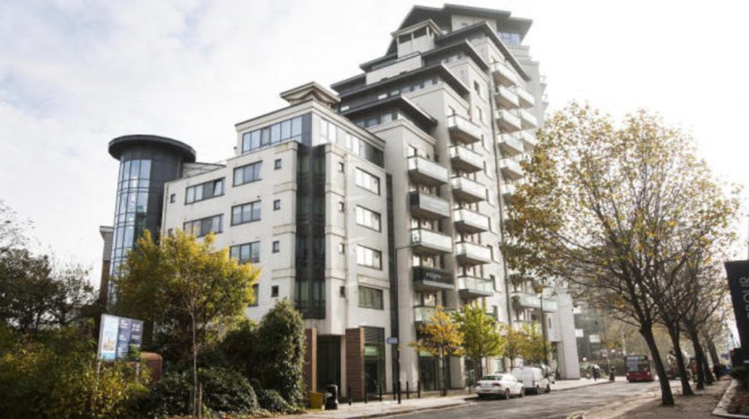 2 Bedroom Apartment For Sale in Limeharbour, Canary Wharf, E14 