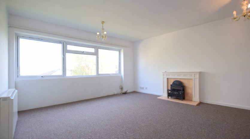 2 Bedroom Flat To Rent in Poplar Way, Barkingside, IG6 