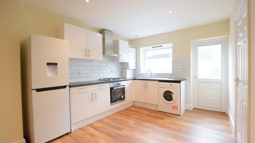 1 Bedroom Ground Floor Flat To Rent in Belgrave Road, Ilford, IG1 
