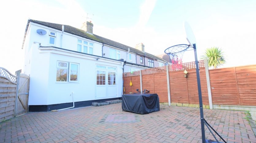 3 Bedroom End Terraced House To Rent in Trehearn Road, Hainault, IG6 