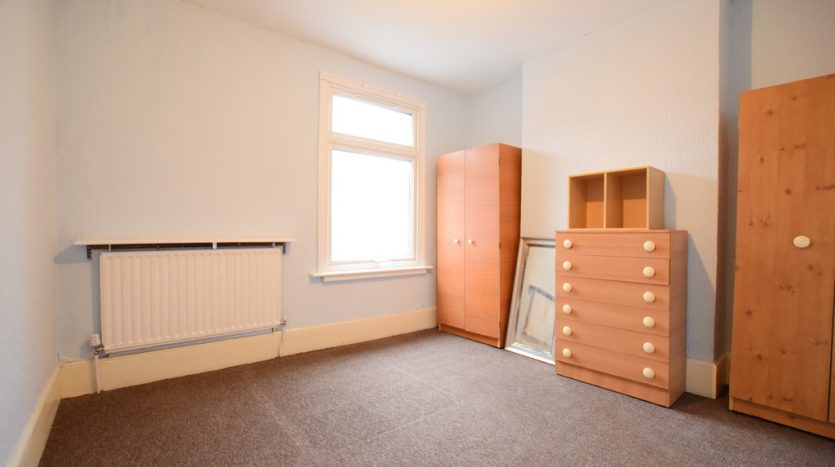4 Bedroom Mid Terraced House To Rent in Albert Square, Maryland, E15 