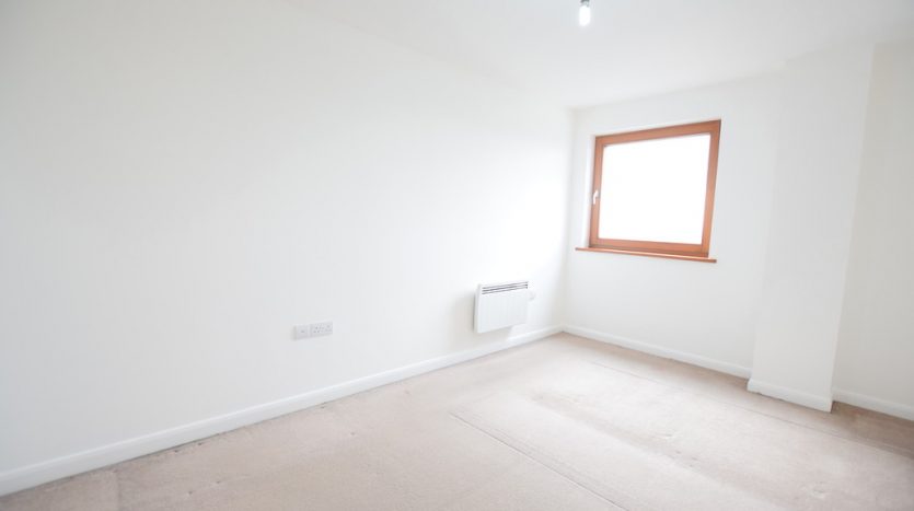 1 Bedroom Apartment For Sale in Ilford Hill, Ilford, IG1 