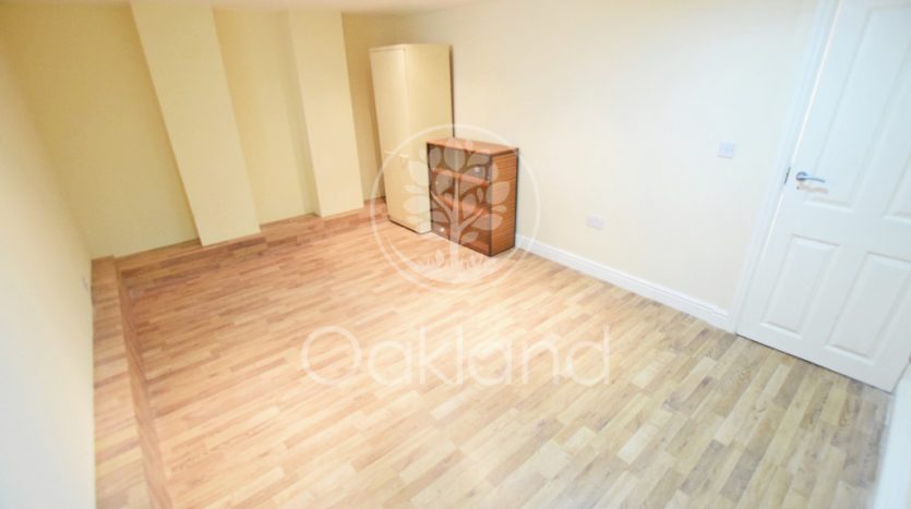 4 Bedroom Flat To Rent in Beauchamp Road, Forest Gate, E7 9