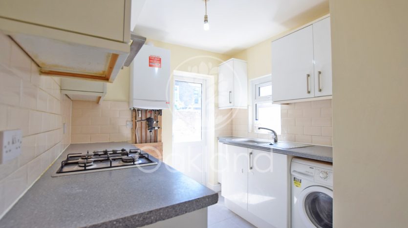 4 Bedroom Flat To Rent in Beauchamp Road, Forest Gate, E7 9