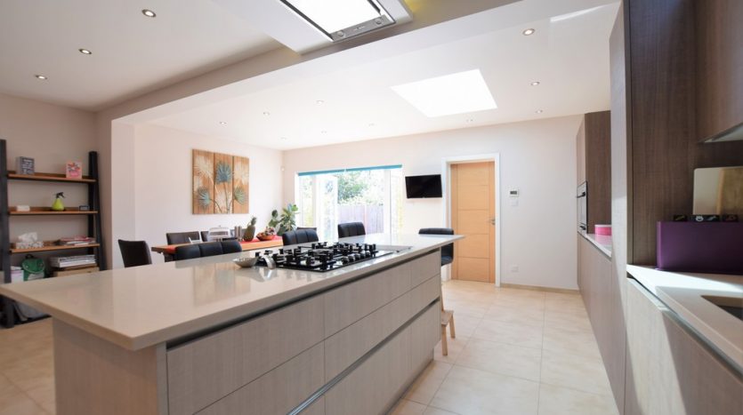 4 Bedroom Semi-Detached House To Rent in Chalgrove Crescent, Clayhall, IG5 