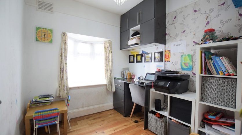 3 Bedroom Mid Terraced House To Rent in Campbell Avenue, Gants Hill, IG6 