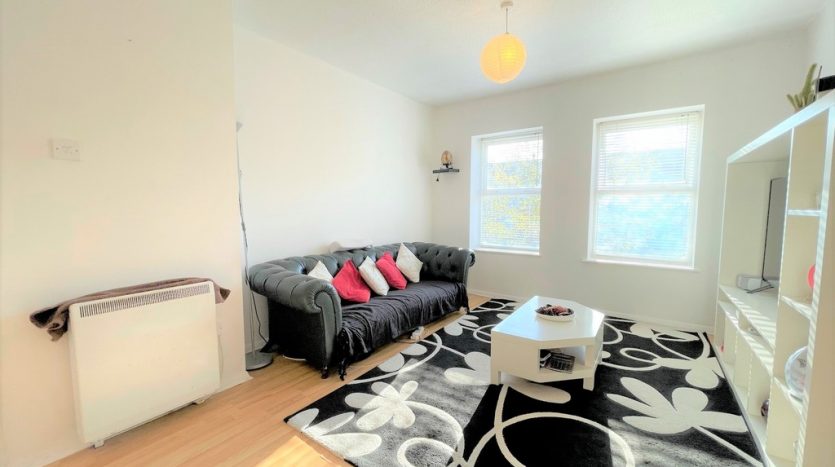 2 Bedroom Flat To Rent in Aaron Hill Road, Beckton, E6 6