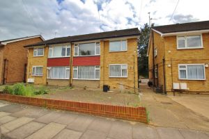 2 bedroom Apartments to rent in Margaret Way Ilford