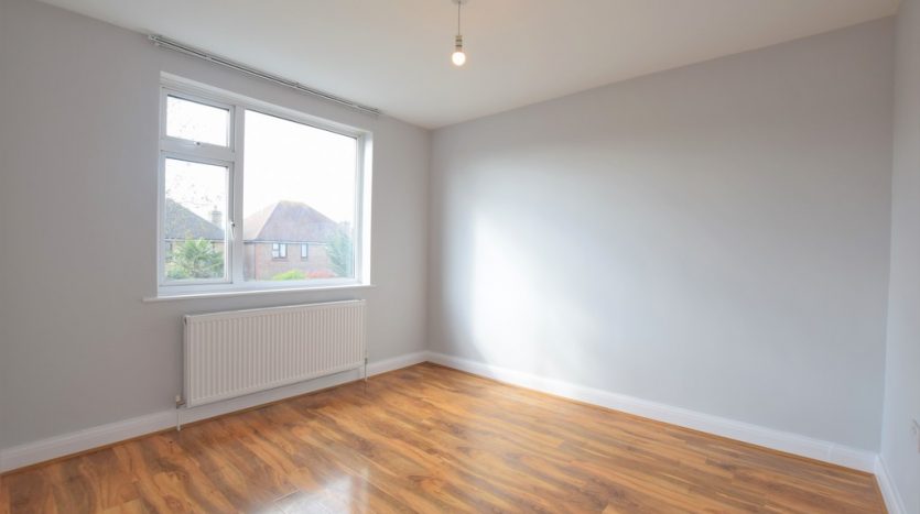 4 Bedroom End Terraced House To Rent in Aintree Crescent, Ilford, IG6 