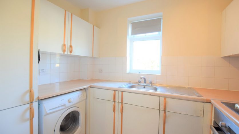 1 Bedroom Flat To Rent in Catherine Court, Ilford, IG2 