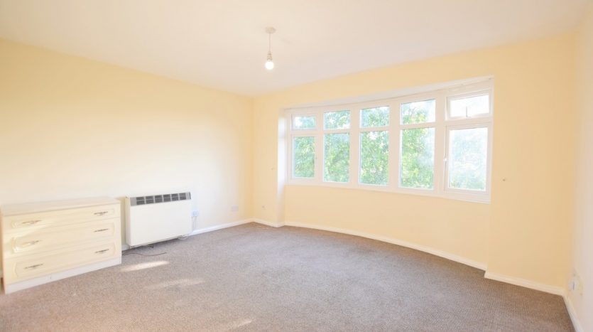 1 Bedroom Flat To Rent in Catherine Court, Ilford, IG2 