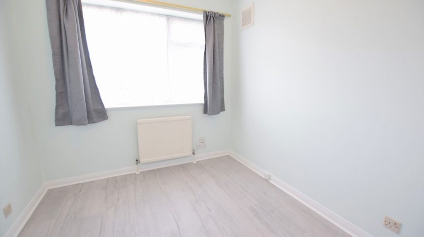 3 Bedroom Semi-Detached House To Rent in Epsom Road, Newbury Park, IG3 