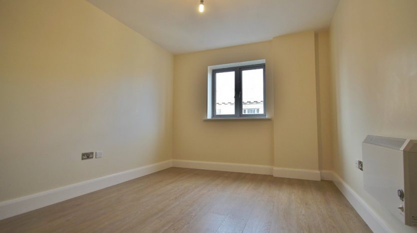 2 Bedroom Flat To Rent in Clements Road, Ilford, IG1 