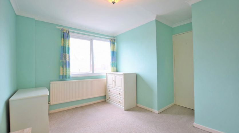 3 Bedroom Mid Terraced House For Sale in Burford Close, Barkingside, IG6 