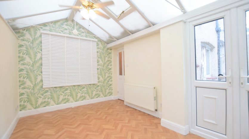4 Bedroom End Terraced House To Rent in Brandville Gardens, Barkingside, IG6 