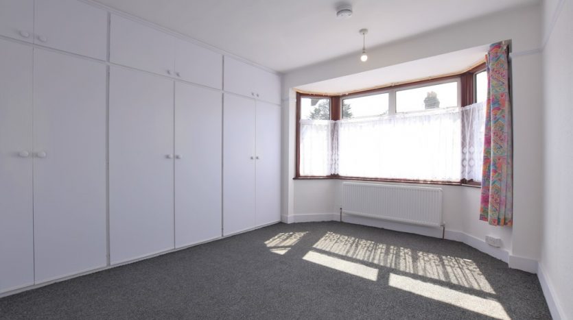 3 Bedroom End Terraced House To Rent in Fallaize Avenue, Ilford, IG1 