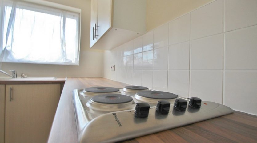 1 Bedroom Flat To Rent in Trotwood, Chigwell, IG7 