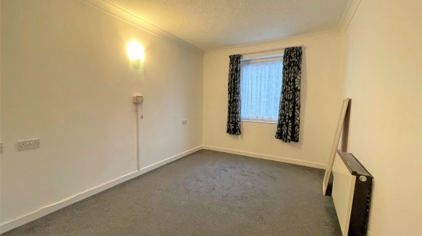 1 Bedroom Flat To Rent in Beehive Lane, Ilford, IG4 