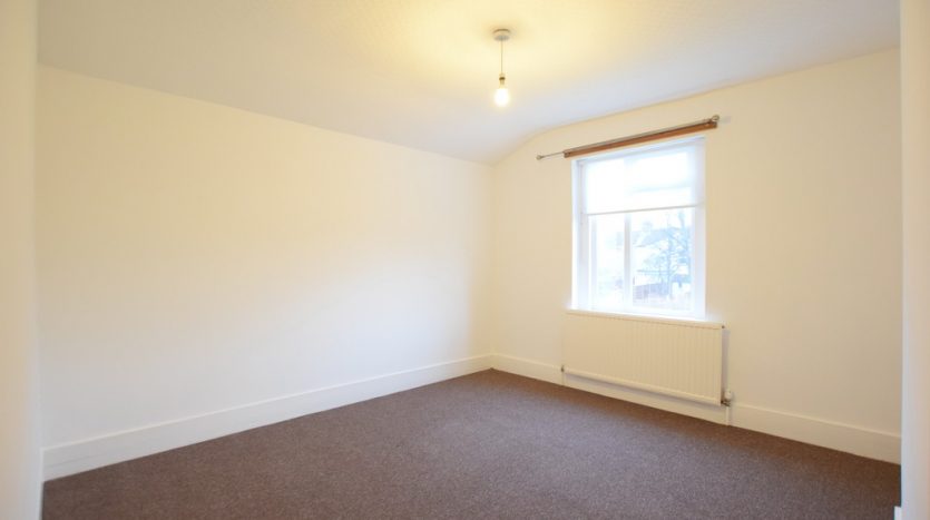 4 Bedroom Mid Terraced House To Rent in Balfour Road, Ilford, IG1 