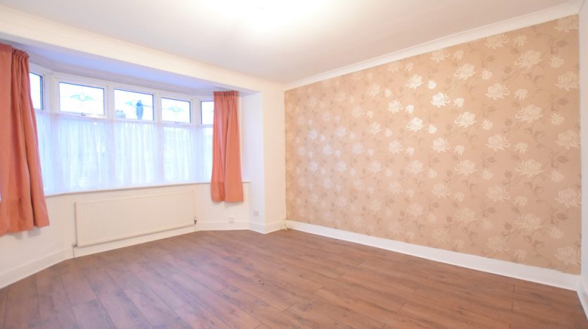 3 Bedroom End Terraced House To Rent in Studley Drive, Ilford, IG4 