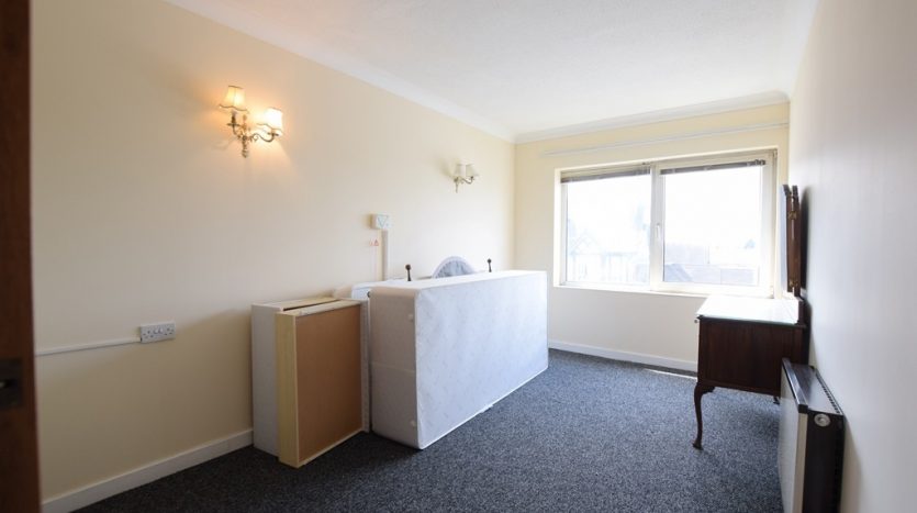 1 Bedroom Apartment To Rent in Beehive Lane, Ilford, IG4 