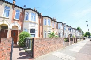 1 bedroom Apartments to rent in Sheringham Avenue Manor Park