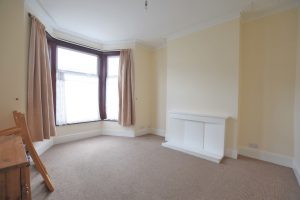 4 bedroom Houses to rent in Mayfair Avenue Ilford