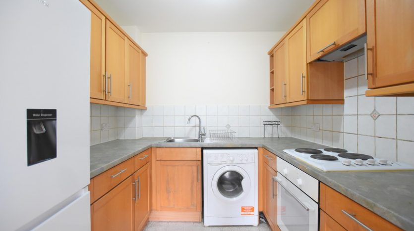2 Bedroom Flat To Rent in Queensberry Place, Manor Park, E12 