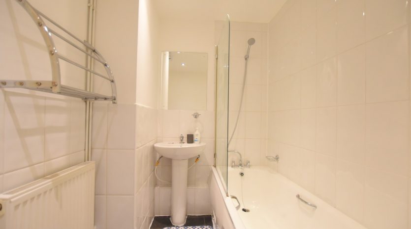 1 Bedroom Flat To Rent in Kidman Close, Romford, RM2 