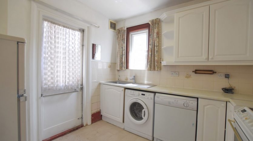 3 Bedroom End Terraced House To Rent in Audrey Road, Ilford, IG1 