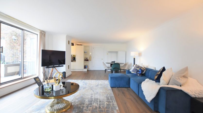 1 Bedroom Apartment For Sale in Cumberland Mills Square, Isle of Dogs, E14 