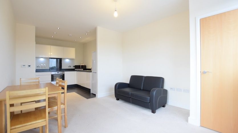 2 Bedroom Apartment To Rent in Clarence Avenue, Ilford, IG2 