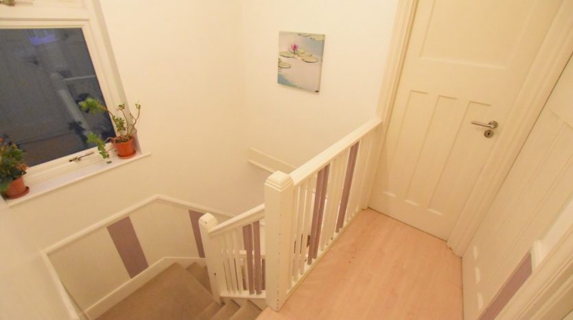 4 Bedroom Semi-Detached House To Rent in Roy Gardens, Ilford, IG2 