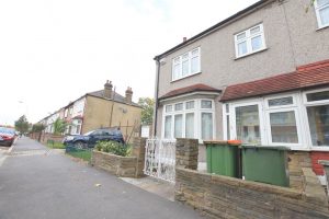 3 bedroom Houses to rent in Burges Road East Ham