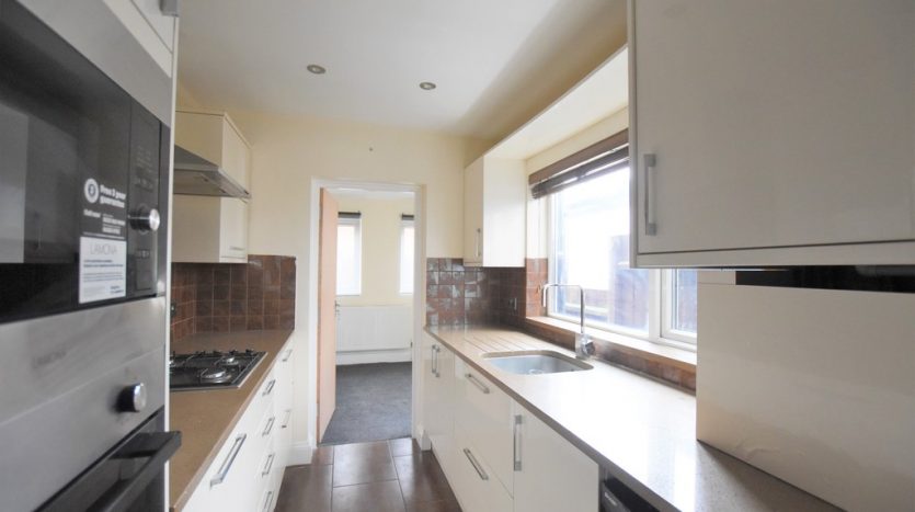 2 Bedroom Mid Terraced House For Sale in Perrymans Farm Road, Ilford, IG2 