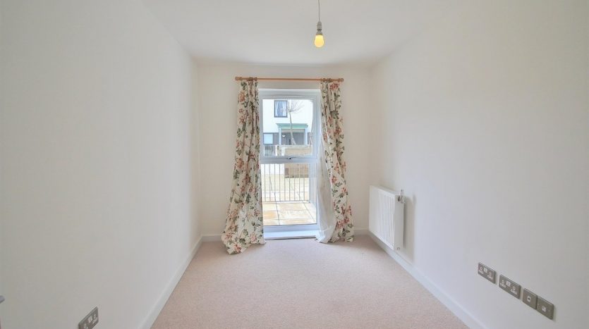 2 Bedroom Apartment To Rent in Wideford Drive, Romford, RM7 